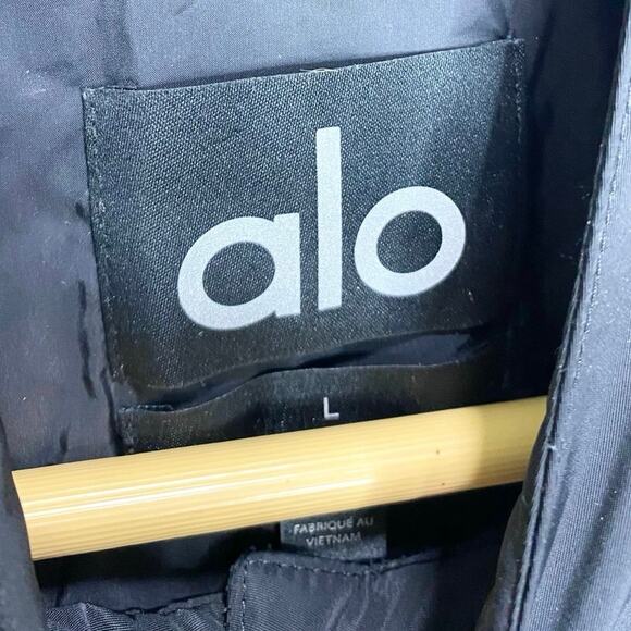 Alo Yoga Work It Bomber In Black Large NWT - Picture 5 of 9